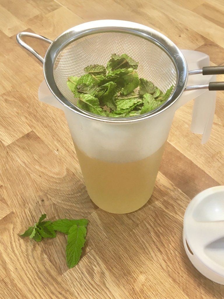 Easy Mint Tea – A Couple Cooks