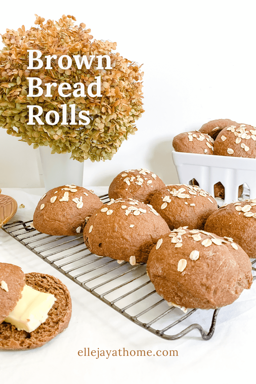 Brown Bread Rolls Make Any Meal into a Beautiful Feast